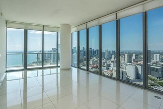 888 Biscayne Blvd, Unit 4201 in Miami, FL - Building Photo - Building Photo