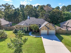 1019 Monarch Oak Dr in Magnolia, TX - Building Photo