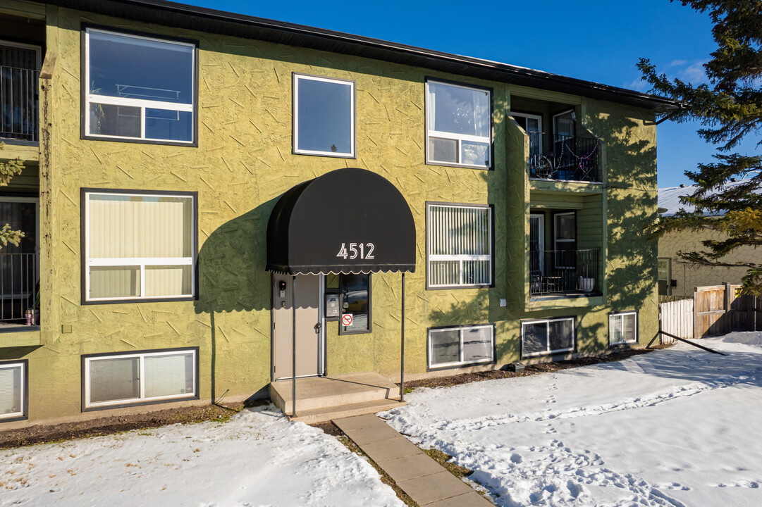 4512 75 St NW in Calgary, AB - Building Photo