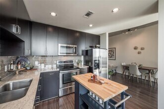 5927 Almeda Rd in Houston, TX - Building Photo - Building Photo