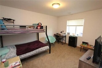 3306 White Oak Ln in Eau Claire, WI - Building Photo - Building Photo