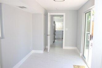 522 SE 20th Ct in Boynton Beach, FL - Foto de edificio - Building Photo