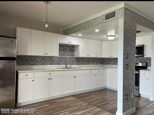 165 San Juan Cir in Melbourne, FL - Building Photo - Building Photo