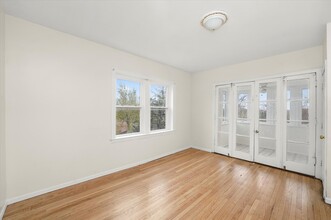 6648 S Albany Ave in Chicago, IL - Foto de edificio - Building Photo