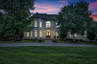 1221 Devens Dr in Brentwood, TN - Foto de edificio - Building Photo