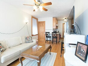 79 Myrtle St, Unit 1 in Boston, MA - Building Photo - Building Photo