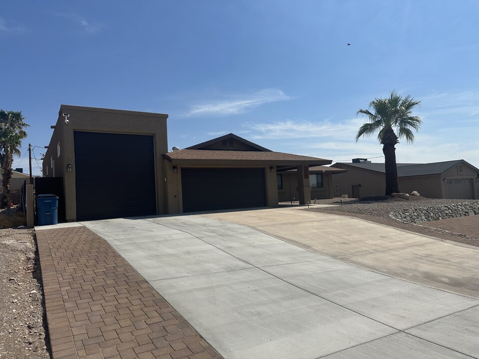 2830 Yuma Dr in Lake Havasu City, AZ - Foto de edificio