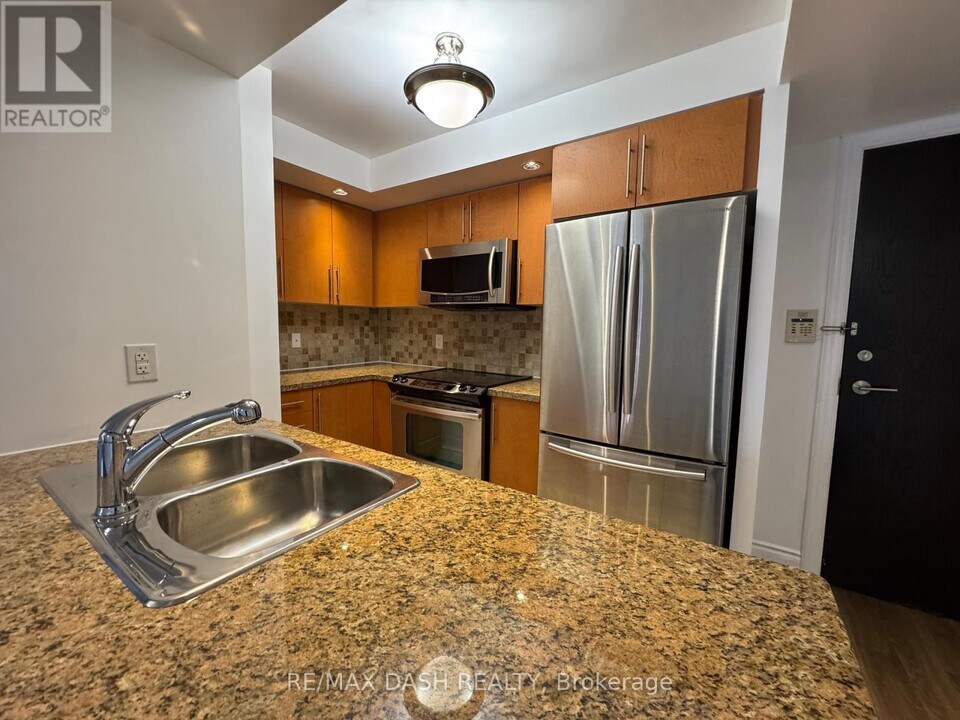 1724-1500 DORIS Ave in Toronto, ON - Building Photo