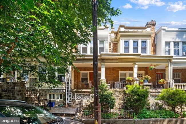 property at 881 N 21st St