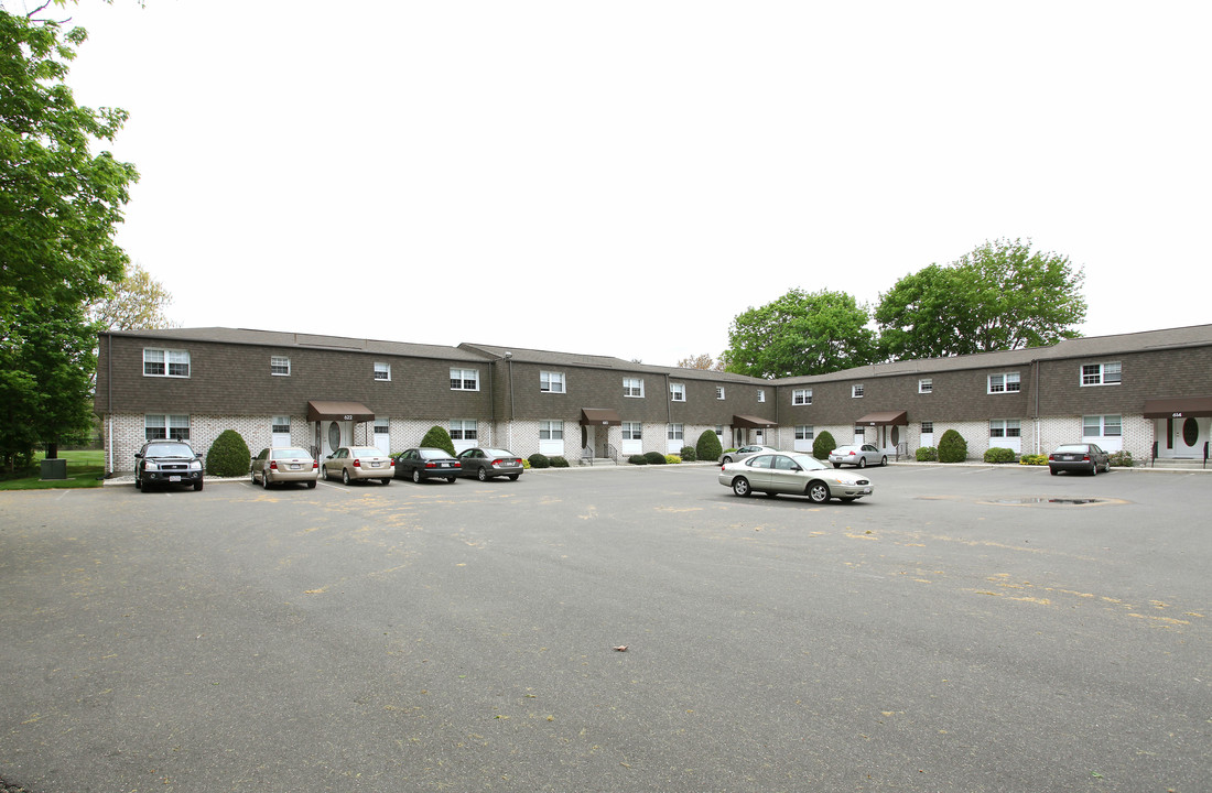 612-624 East St in Ludlow, MA - Building Photo