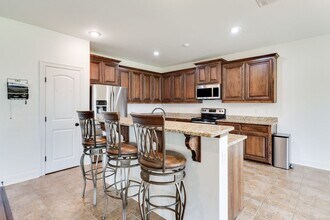 115 Woodhaven Rd in Youngsville, LA - Building Photo - Building Photo
