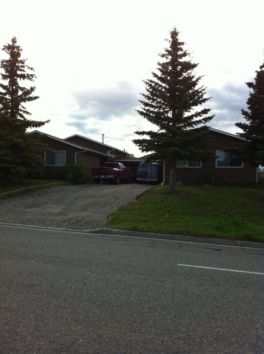 9719-9793 93 St in Fort St John, BC - Building Photo