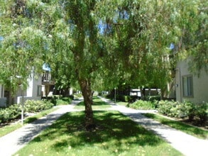 31 Smokestone, Unit 31 in Irvine, CA - Foto de edificio - Building Photo