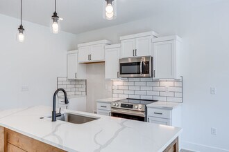 8541 W 37th St N in Wichita, KS - Building Photo - Building Photo