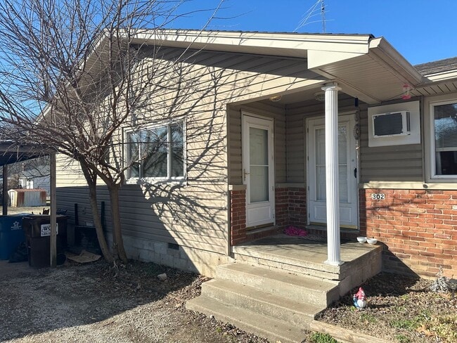 302 E New Melville Rd in Willard, MO - Building Photo - Building Photo