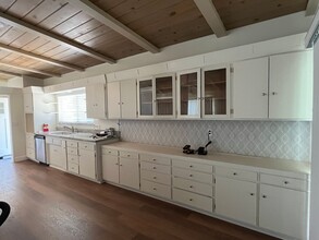 1116 S Sowell St in Visalia, CA - Building Photo - Building Photo