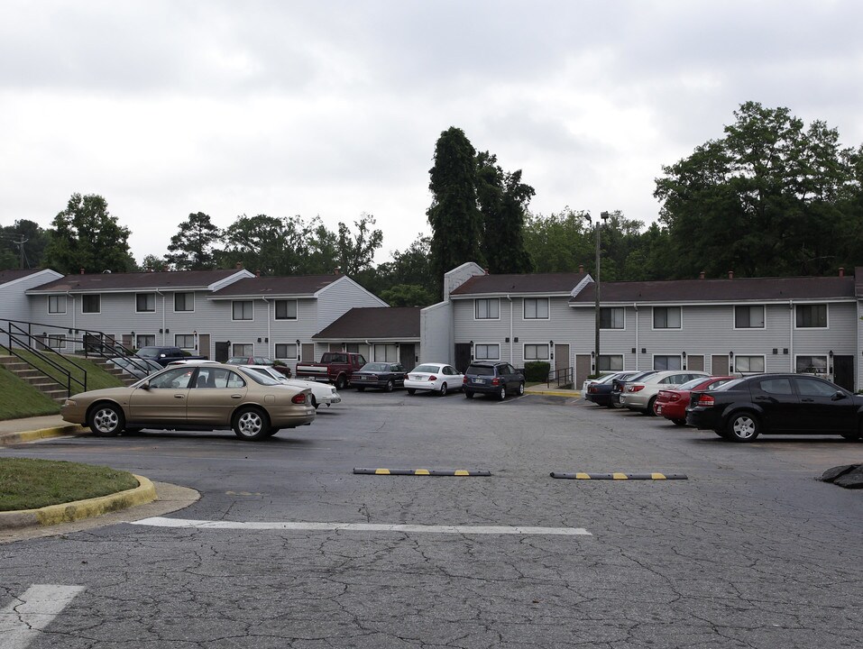 Oxford Village Townhouses in Atlanta, GA - Foto de edificio