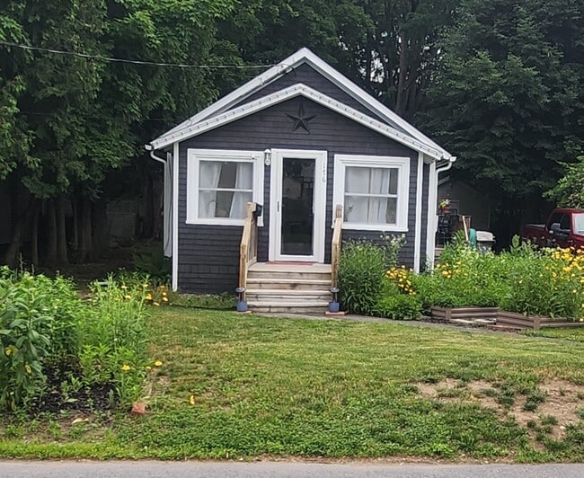 176 W North St in Ballston Spa, NY - Building Photo - Building Photo