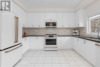 34 Valleo St in Georgina, ON - Building Photo - Building Photo