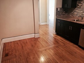 4823 N Springfield Ave-Unit -4823-1W in Chicago, IL - Building Photo - Building Photo