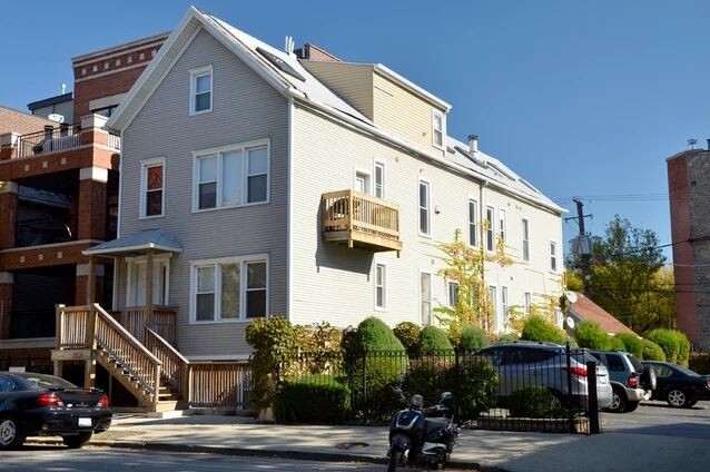property at 2514 N Southport Ave