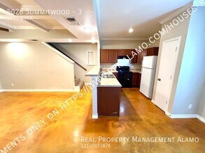 5026 Summit Wood in San Antonio, TX - Building Photo - Building Photo