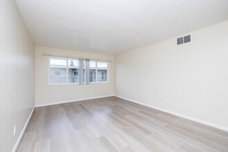 276 Adams in Oakland, CA - Building Photo - Building Photo