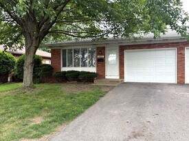 1862 Hampstead Dr in Columbus, OH - Building Photo