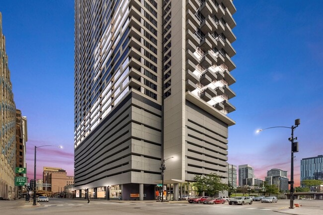 235 W Van Buren St, Unit 3117 in Chicago, IL - Foto de edificio - Building Photo