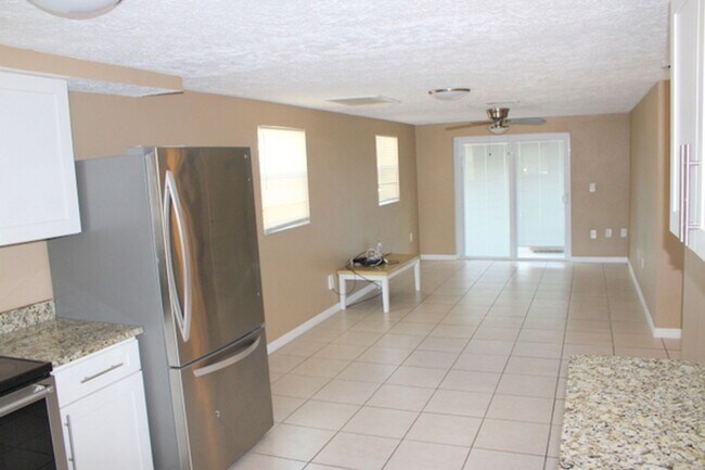 7140 Bellaire Terrace in New Port Richey, FL - Building Photo - Building Photo