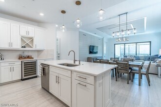 16364 Viansa Wy in Naples, FL - Building Photo - Building Photo