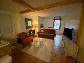 15 High St in Meredith, NH - Building Photo - Building Photo