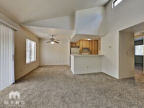 2624 Sunny Slope Dr in Sparks, NV - Building Photo - Building Photo