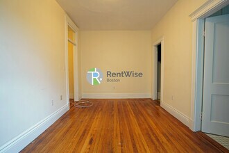 25 Park Dr in Boston, MA - Building Photo - Building Photo