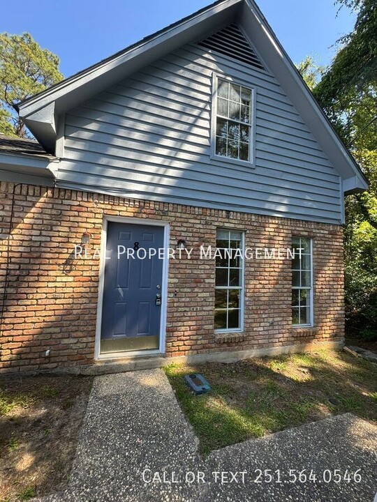 600 Cheshire Ln in Daphne, AL - Foto de edificio