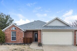 211 Brookhaven Cir in Royse City, TX - Building Photo
