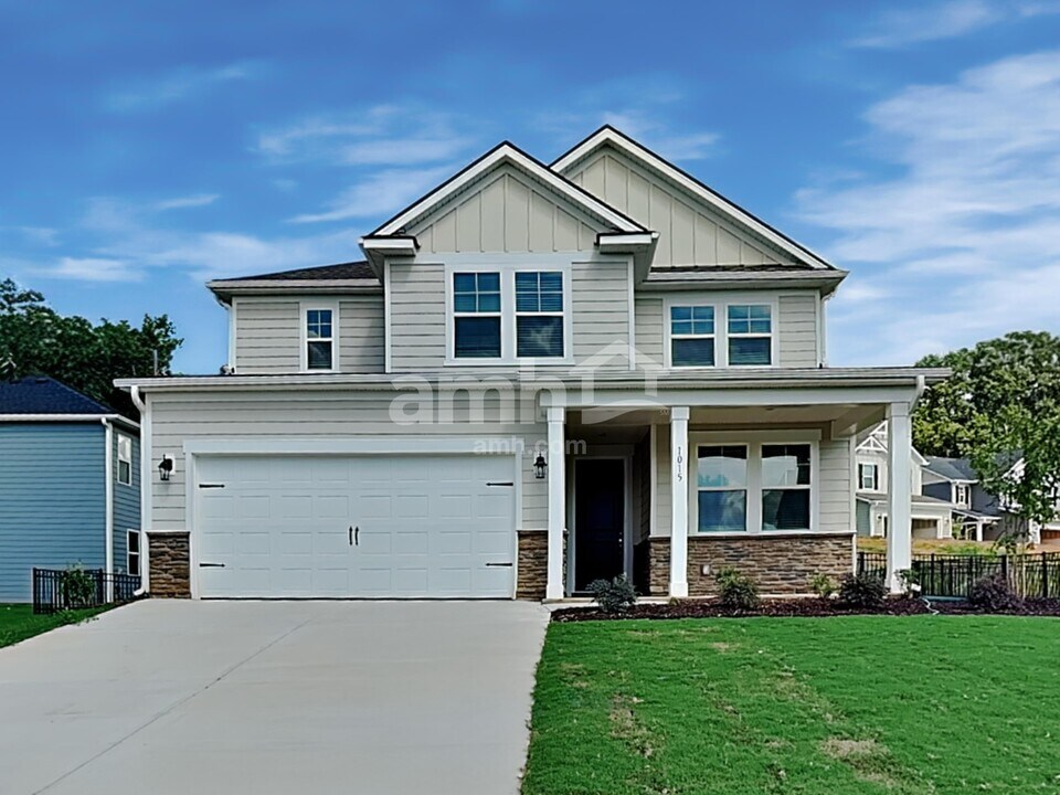 1015 Bevington Dr in Indian Trail, NC - Building Photo