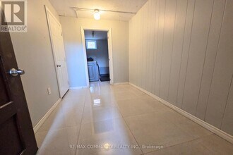 81 Oxford St in Richmond Hill, ON - Building Photo - Building Photo