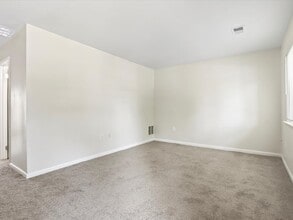 8633 Madera Ct in Manassas Park, VA - Building Photo - Building Photo