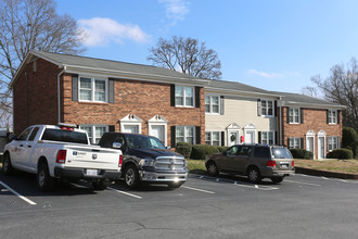 Holly Hill Townhomes in Thomasville, NC - Building Photo - Building Photo