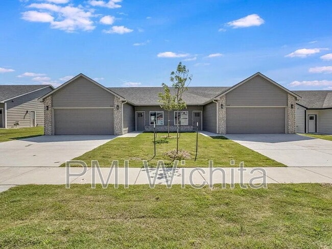 property at 5242 N Cypress Cir