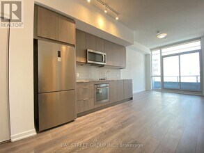 36 Forest Manor Rd in Toronto, ON - Building Photo - Building Photo