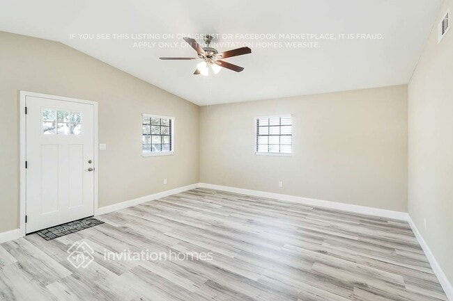 6330 S Selbourne Ave in Tampa, FL - Foto de edificio - Building Photo