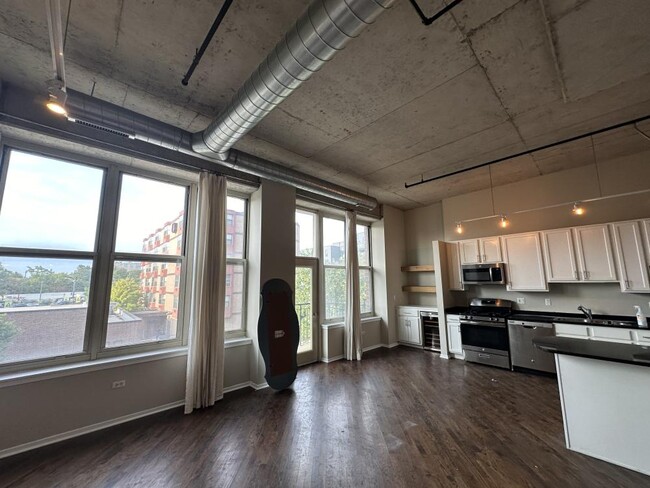 property at 6 S Laflin St