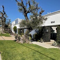 18545 Clark Street in Tarzana, CA - Building Photo