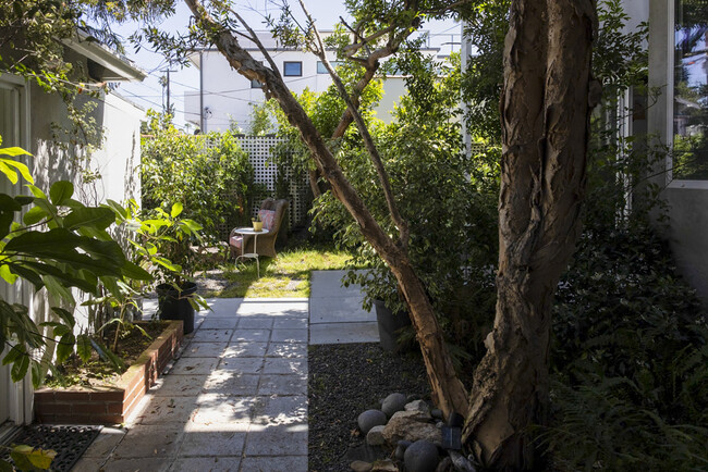 619 Boccaccio Ave in Venice, CA - Building Photo - Building Photo
