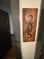 73 W Main St in Pulaski, VA - Building Photo