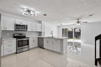 735 NW 42nd Pl in Pompano Beach, FL - Building Photo - Building Photo