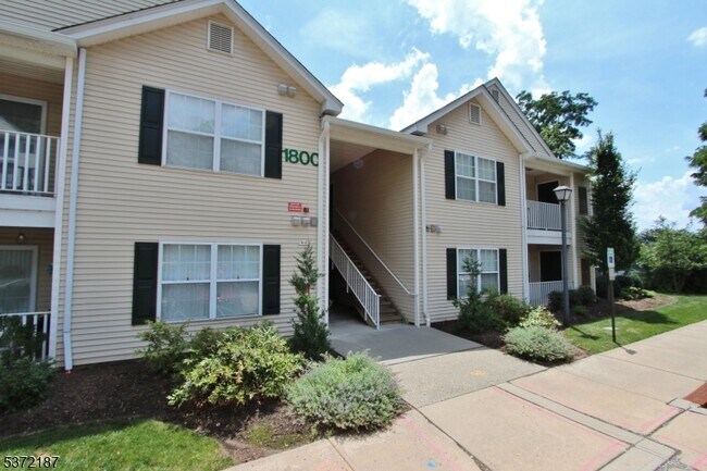 1834 King Ct in Dunellen, NJ - Building Photo - Building Photo