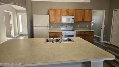 249 Americana Blvd NE in Palm Bay, FL - Building Photo - Building Photo